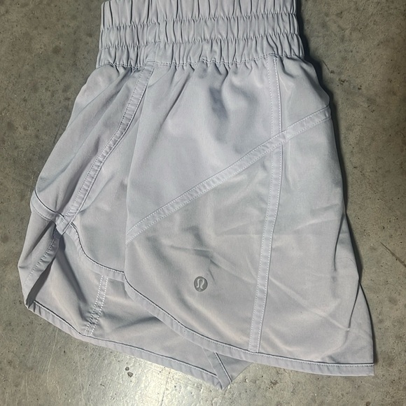 EUC Lululemon “Hotty Hot” Shorts - Picture 3 of 3